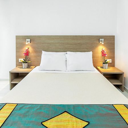 Xenios Dolphin Beach Hotel Poszídi Kültér fotó