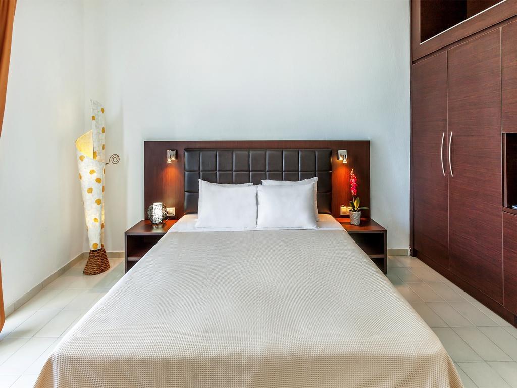 Xenios Dolphin Beach Hotel Poszídi Kültér fotó