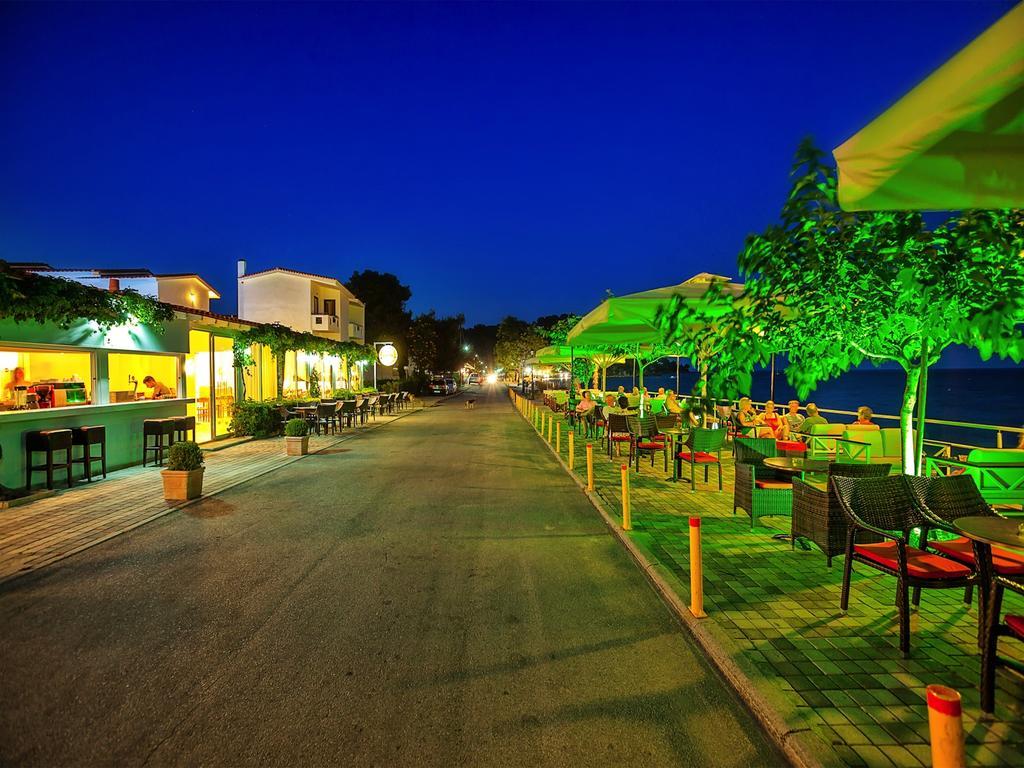 Xenios Dolphin Beach Hotel Poszídi Kültér fotó