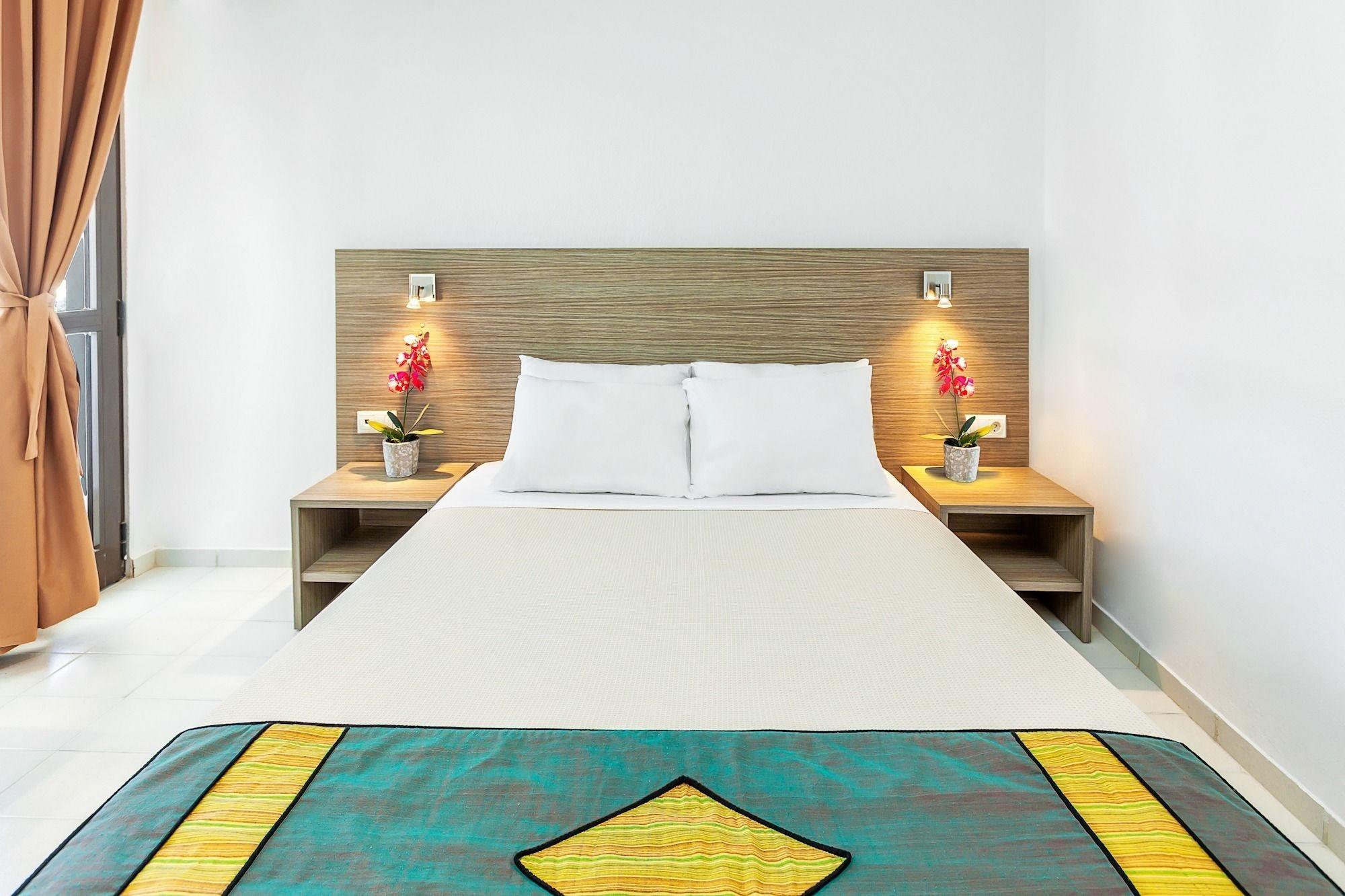 Xenios Dolphin Beach Hotel Poszídi Kültér fotó